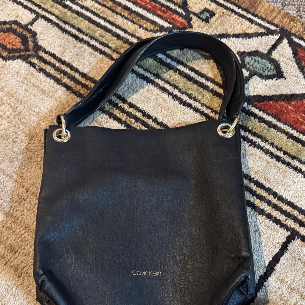 Calvin Klein Elegant Black Shoulder Bag